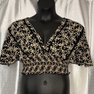 Angie Floral Crop Top Deep V Neck Lace Flutter Short Sleeve Smocked Pleats Large